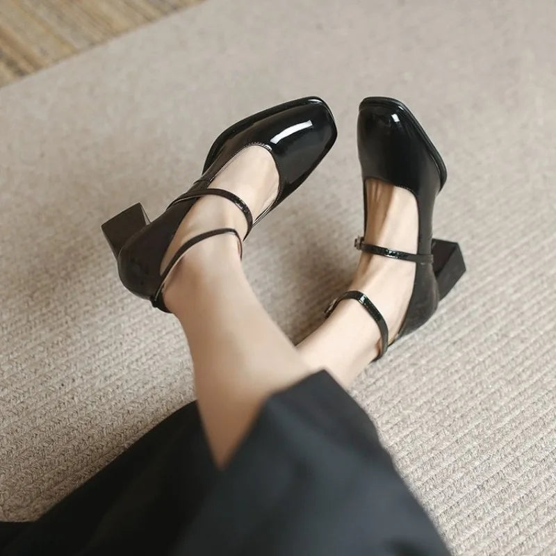 Eleganti décolleté con cinturino alla caviglia